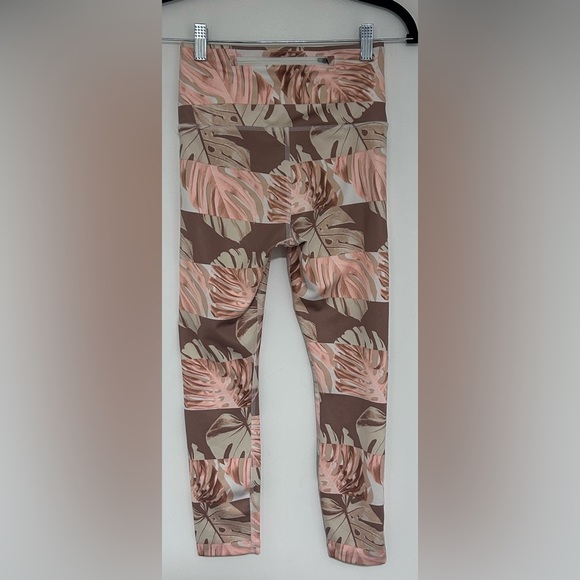 Nike Dri-Fit Tan and Pink Leaf Print High Rise Crop Women’s Leggings Size XS - Picture 2 of 9